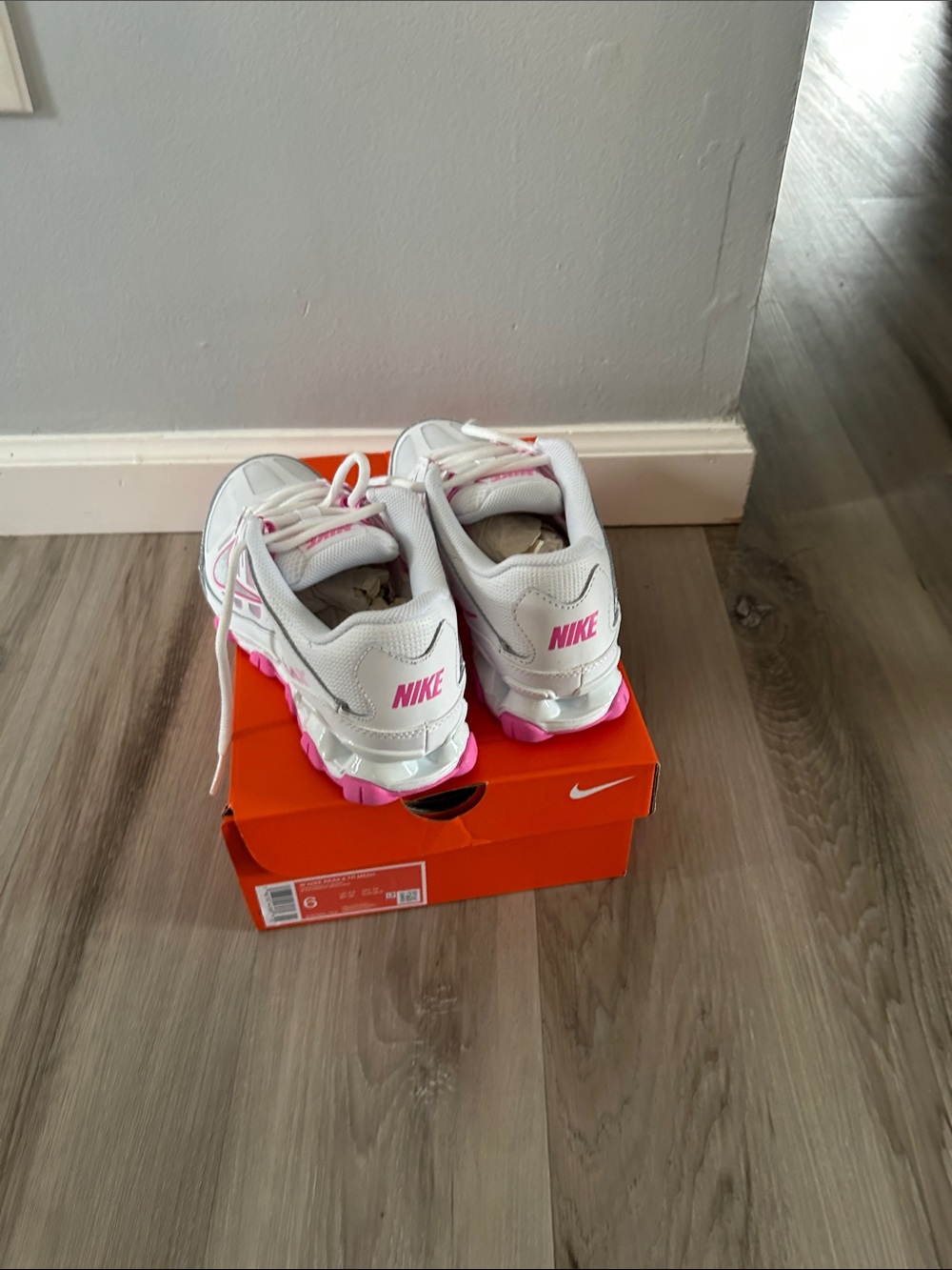 Nike White Sneakers with Pink Accents size 6 women’s